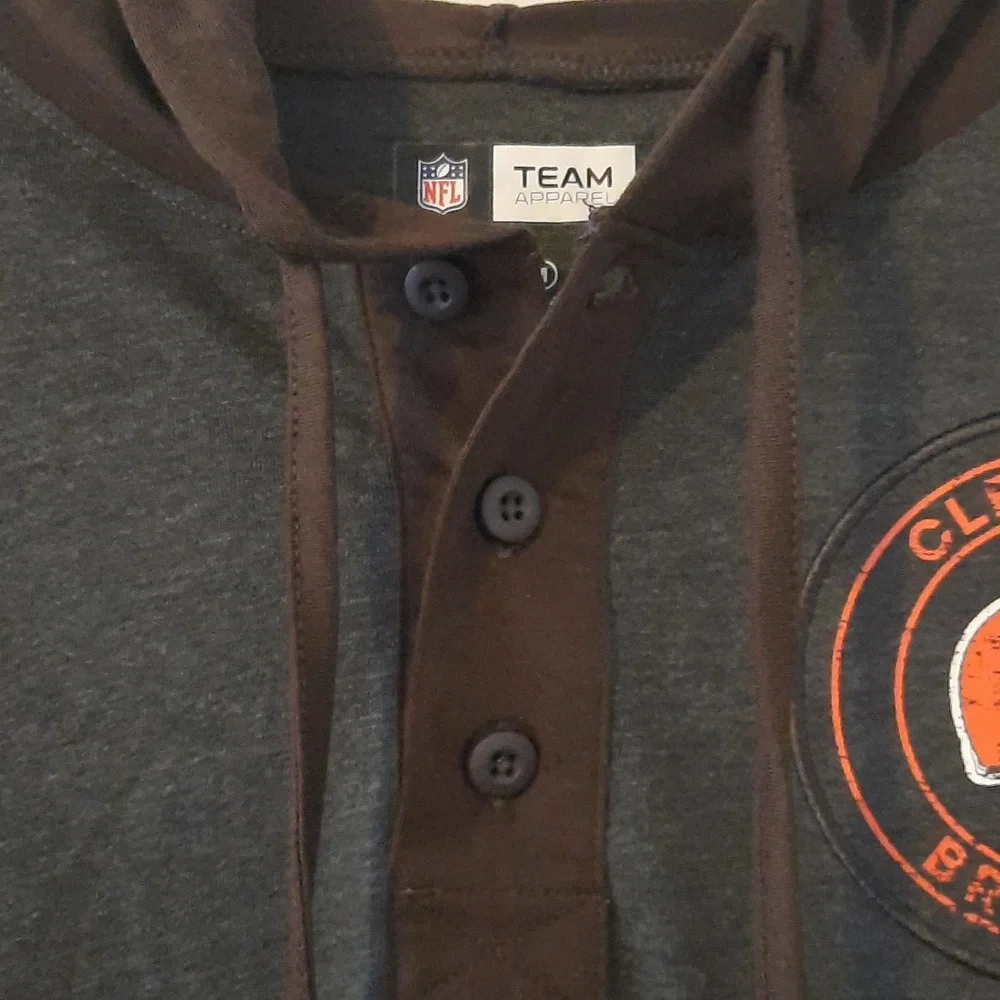 Cleveland Browns NFL men's long sleeve hoodie size medium